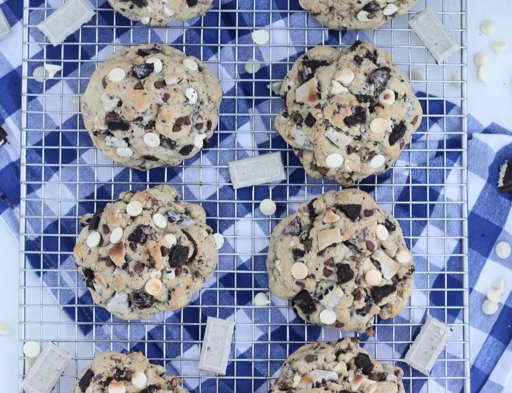 Cookies & Cream Cookies suggested serving